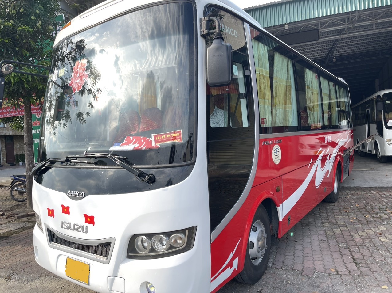 Mua bán xe du lịch 34 chỗ